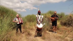 Bondeko plays Clandestino / Manu Chao and Calypso Rose version