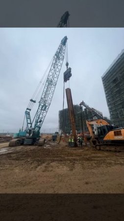 Погружение трубы крановым вибропогружателем 🏗 Услуги бурения тел. +7 (985) 185-77-77.