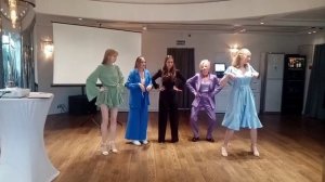 Выпускной 9 класс. Ведущая мероприятий Елена Милованова.