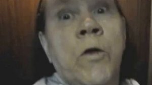 Спидовая бабка сердит население