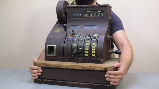 Полная реставрация и восстановление кассового аппарата 1952-года!!! смотреть онлайн