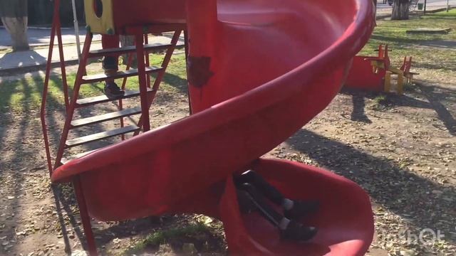 Похолодало, гуляем. Купили новый зонтик, для Стефании. смотреть онлайн