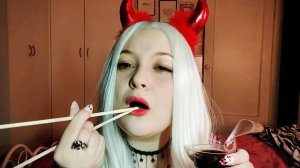 АСМР Яблочный демон 😈 СЪЕМ ДУШУ владельца iPhone 🍏 ролевая игра ASMR Demon will eat your soul 🥄