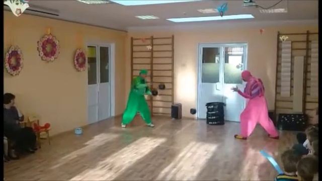 Выступление семейного цирка в детском саду. смотреть онлайн