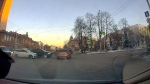 Неадекватная дама на Ауди