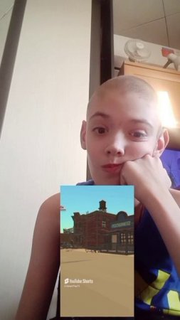 Извините что я лысый просто я подстригся налысо😁