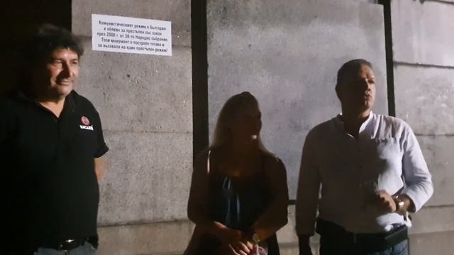Активисти на ДБ облепиха Паметника на Съветската армия