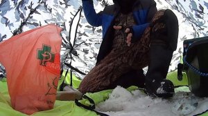 Ловля плотвы на мормышку -"капелька". Зимняя рыбалка.