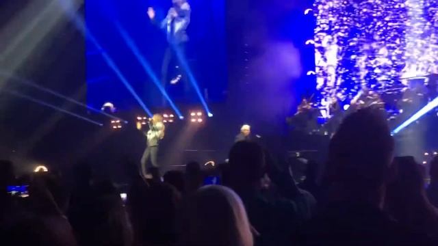 Celine Dion - I Drove All Night - Live at Tele2 Arena Stockholm 20170617 смотреть онлайн