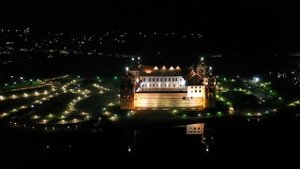 Мирский замок: ночевка в средневековой крепости и прогулка по башням