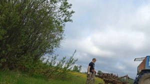 засев подкормочных ,воспроизводитпльных полей овсом,для кабана и медведя