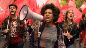 Bandeira rubra (Bandera roja) (HD) Subtítulos en castellano