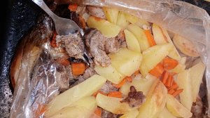Рецепт запеченного мяса с овощами в рукаве для запекания.