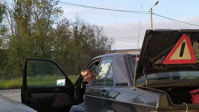 Ремонт и подключение автоматической антенны Мерседес w201 190 w124. Power antenna mast replacement смотреть онлайн