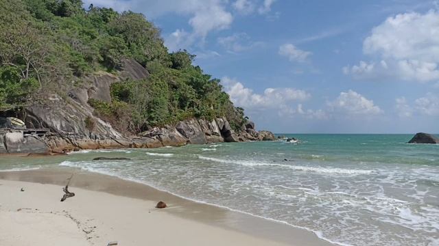 Заброшенный отель на Пангане на пляже Thong Nai Pan Yai Beach