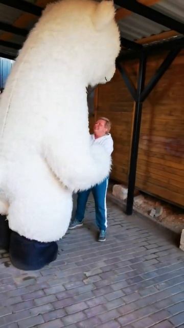 Пришёл огромный медведь и всем поднял настроение 🤩😍 Хочешь так, тогда пиши +79379857985 смотреть онлайн