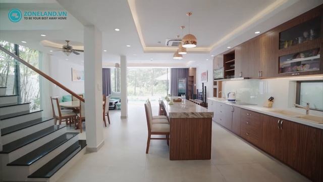 The Ocean Villa & The Point Villa in Danang City смотреть онлайн