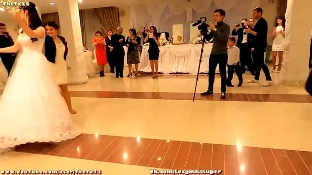 Супер Лезгинка на Свадьбе.  Зажигательный танец девушки