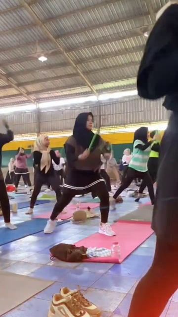 seru ternyata ikut class poundfit 💪🏻 смотреть онлайн