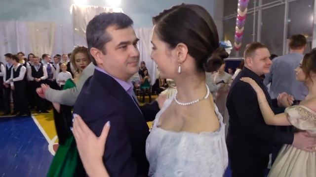 Девушки танцуют с папами - IХ Лицейский бал смотреть онлайн