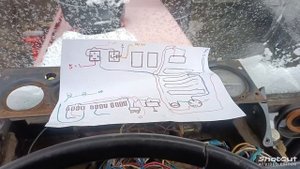 ЮМЗ 6 АКМ40, запускается двигатель при включении света.