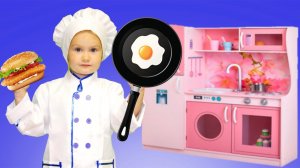 Полли Фаст и мама устроили кафе с игрушками - Видео игры для детей