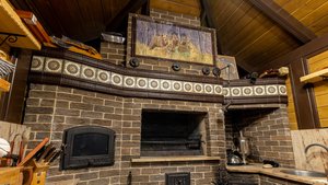 Летняя кухня с печью, мангалом и плитой. Изразцы "Пастораль", панно "Медведица и медвежата".