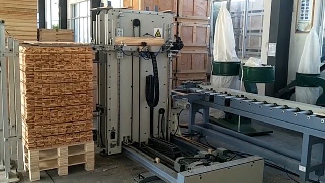lumber stacker and 4 sides planer and double end sawing line mWtaPZdhKzU смотреть онлайн