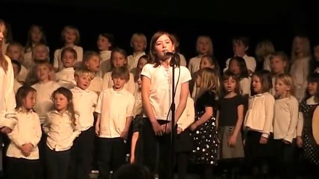 Sierra singing "Mean" by Taylor Swift смотреть онлайн