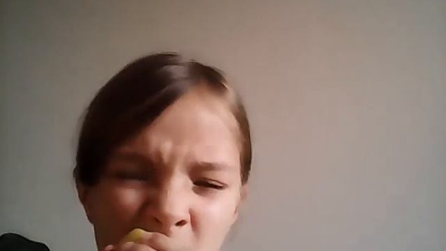 Я ем лимон🍋 смотреть онлайн