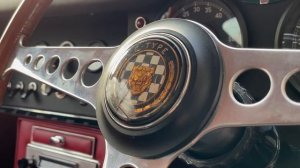 Jaguar E-Type  📌Данный автомобиль был представлен на Женевском Автосалоне в 1961 году