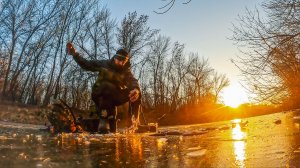 ПОДЛЁДНАЯ РЫБАЛКА В АСТРАХАНИ. ТИХОЕ И РЫБНОЕ МЕСТО. НАЕДИНЕ С ДИКОЙ ПРИРОДОЙ.