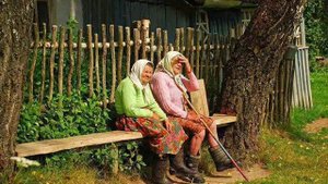 Песня - НА СКАМЕЕЧКЕ СТАРУШКИ