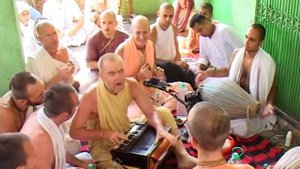 Aindra Dasa - Kirtan at Radha Kunda 12.10.2008. part 2