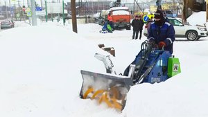 В Нефтеюганске тестируют мини-машины для уборки снега