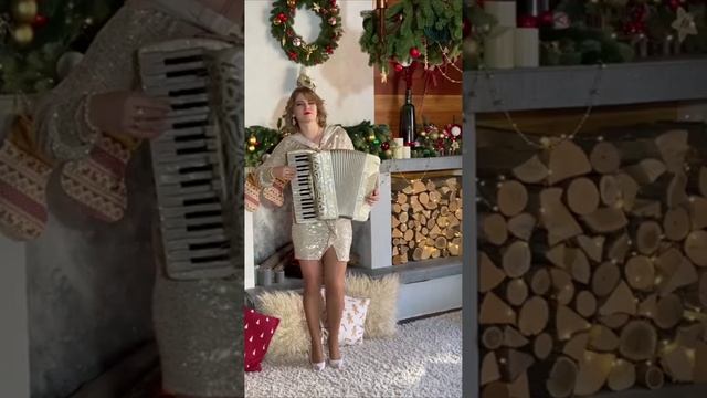 А Снег идёт, а Снег идёт .......