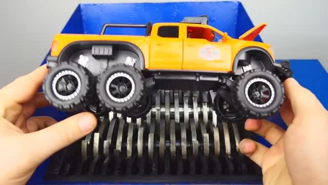 Уничтожаем монстр- ТРАКТОР !!! смотреть онлайн