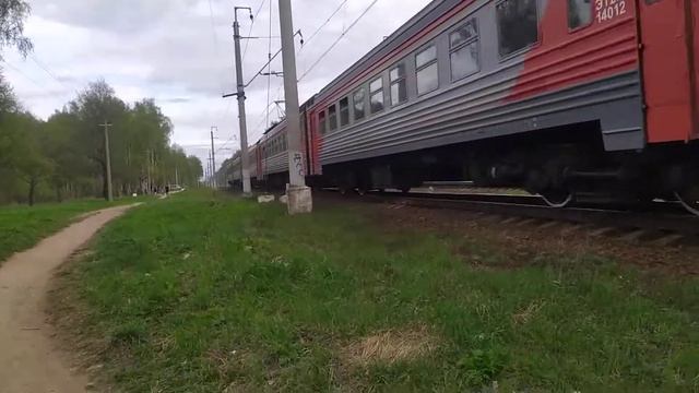 Электропоезд ЭТ2МЛ-077 Лужский рубеж смотреть онлайн