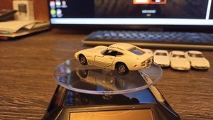 Toyota 2000GT tomica made in china 1:64