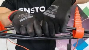 Montaż zacisku przebijającego izolację Ensto SLIP