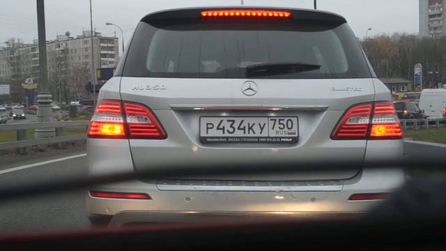 Остановка слева на клеверной развязке смотреть онлайн