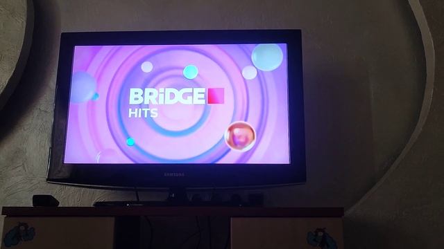 заставка после рекламе BRIDGE HITS смотреть онлайн