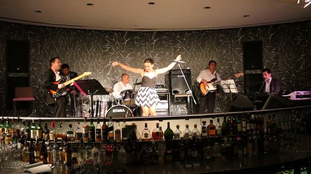 Karina Arustamyan & The Band | Virtual insanity + Qochari смотреть онлайн