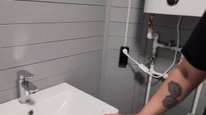 Водоснабжение на даче со сливом на зиму, насосная станция, душевая кабина, водонагреватель-бойлер