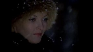 Нейросеть поет  М.Цветаеву "Хочу у зеркала, где муть". А, если эту песню спел бы Евгений Лукашин