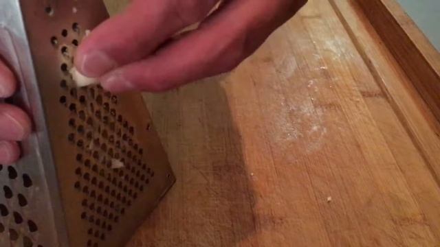 How to grate garlic? смотреть онлайн