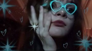 asmr девочка с подарком