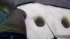 Рыбалка на реке в глухозимье.