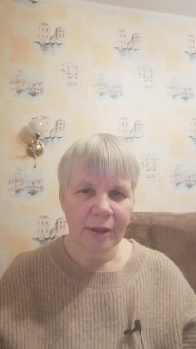 Как правильно: I saw him cross / crossing the street?