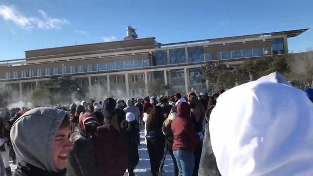 Snow Day 2 Take 3... Snowball Fight on Campus смотреть онлайн